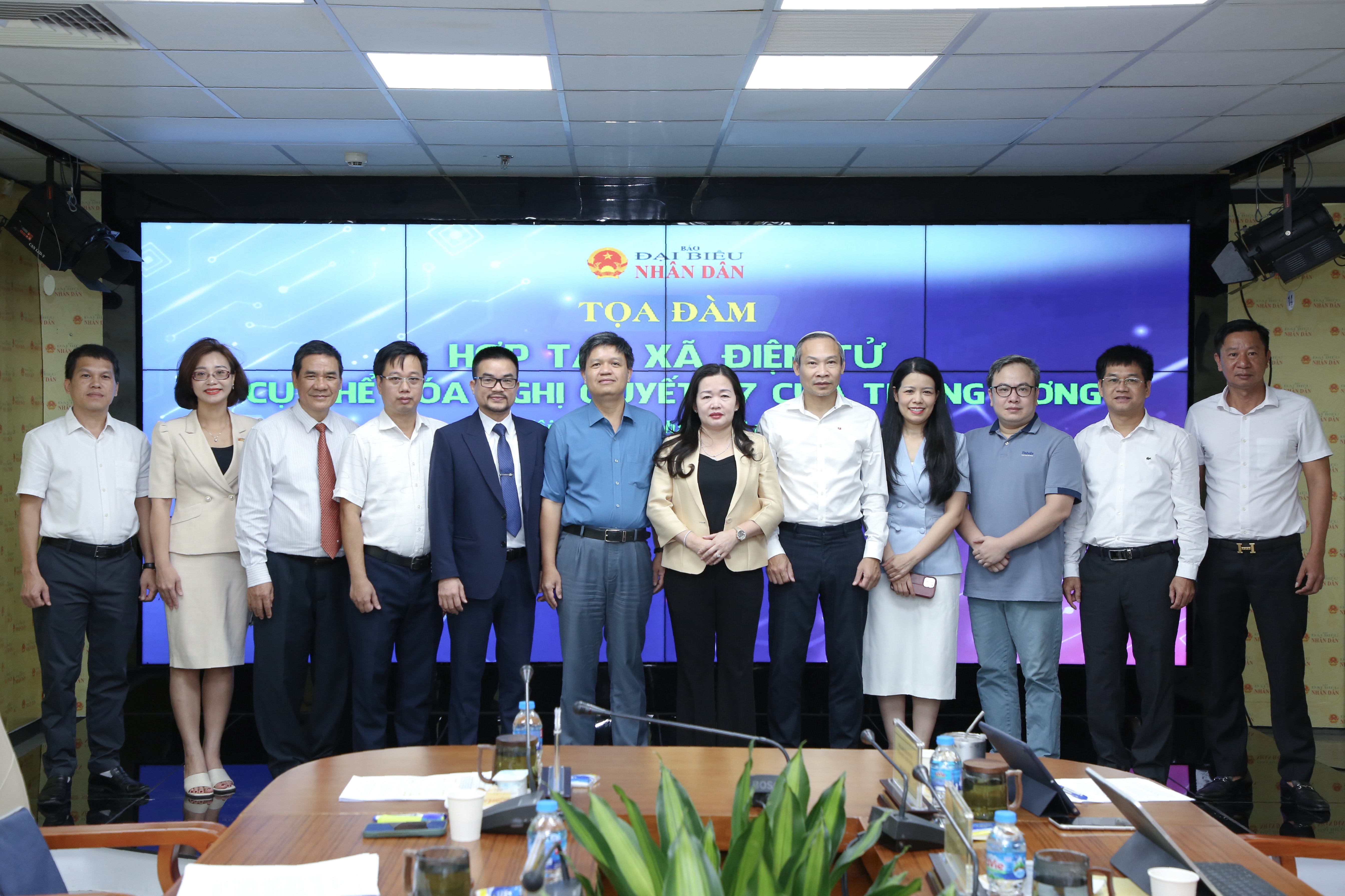  Các đại biểu tham dự tọa đàm. Ảnh: Duy Thông