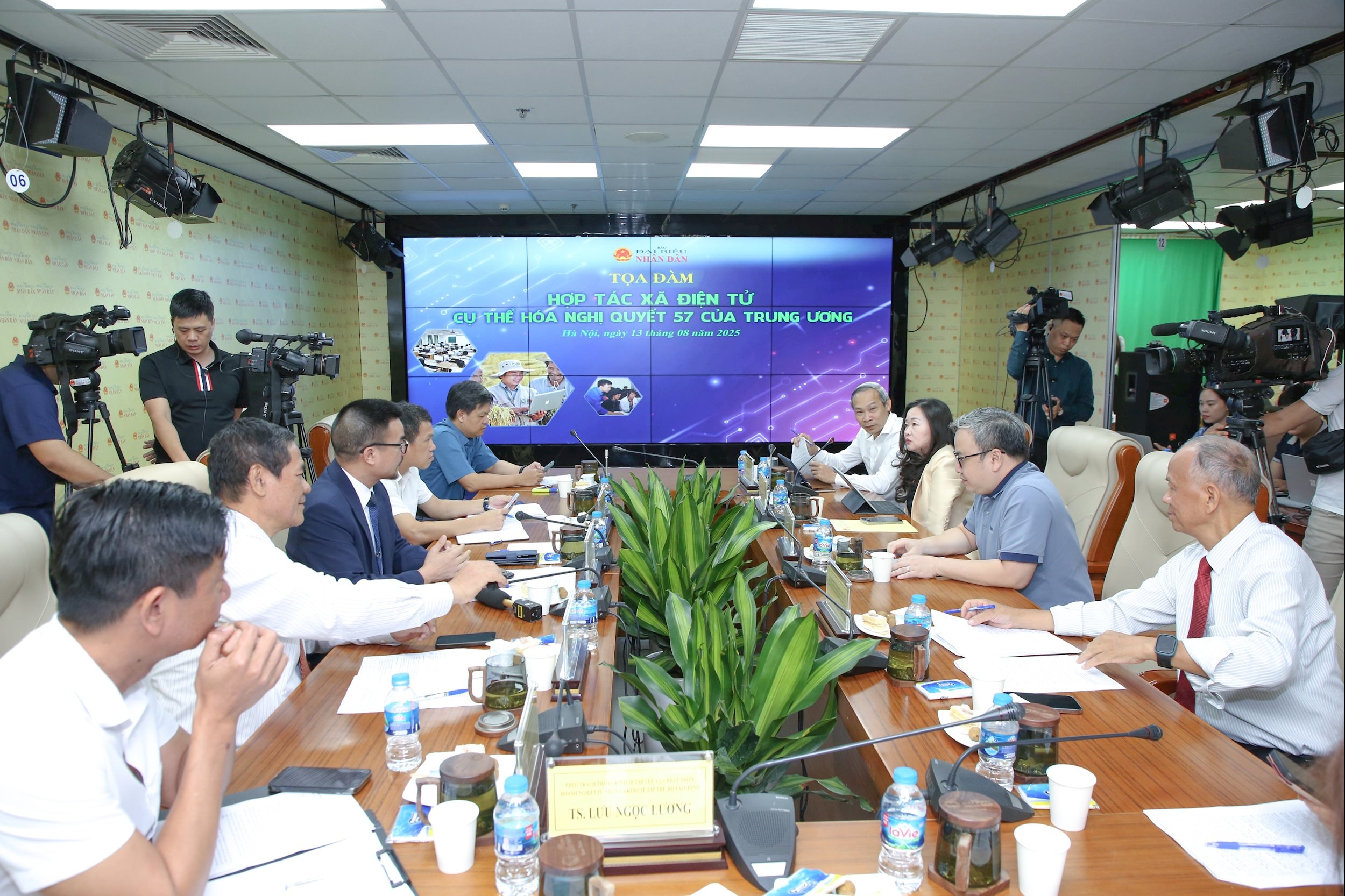 Mô hình Hợp tác xã điện tử được kỳ vọng sẽ góp phần phát triển kinh tế tập thể hiện đại. Ảnh: Duy Thông