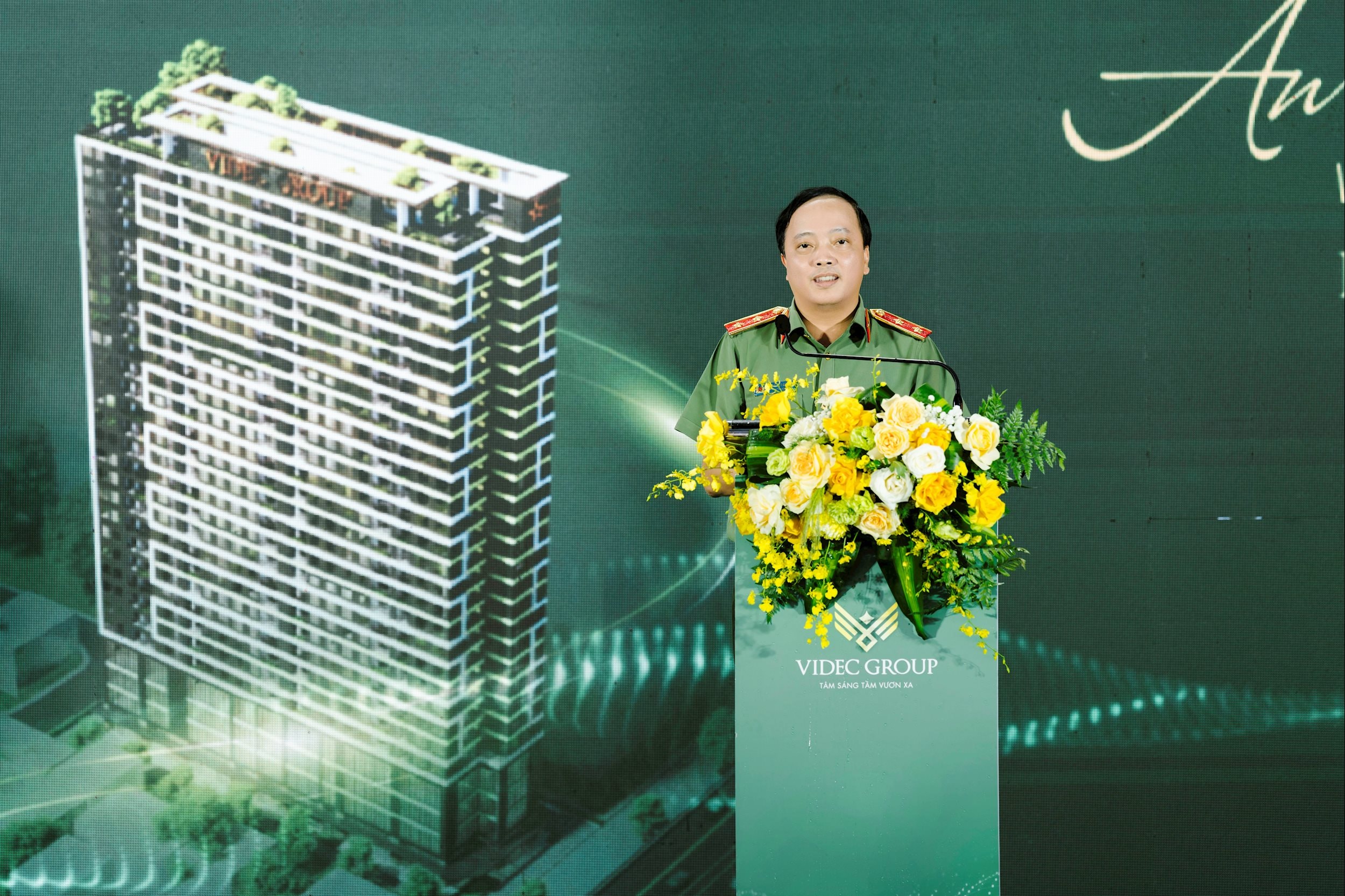 Thứ trưởng Đặng Hồng Đức