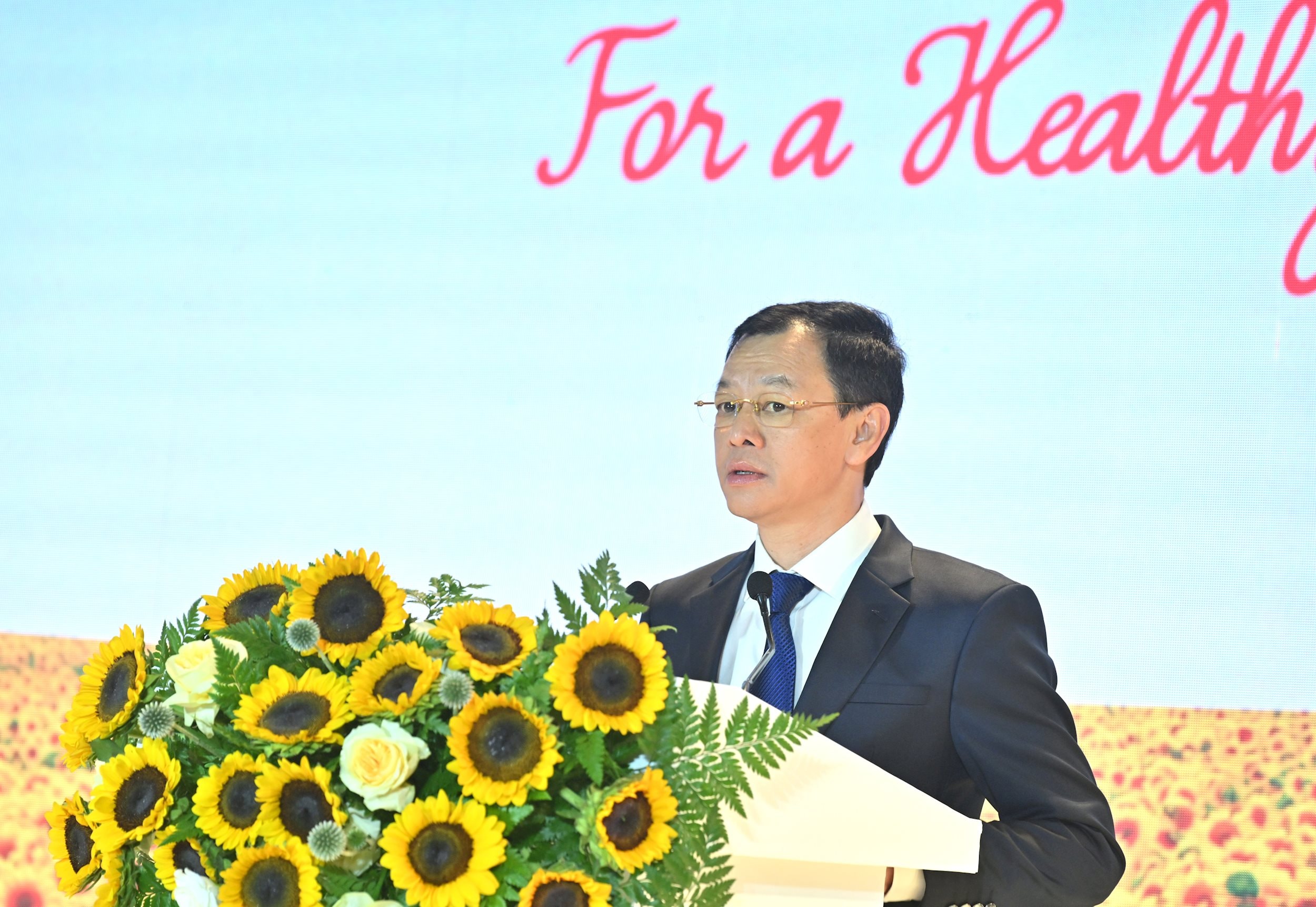 Thứ trưởng Bộ Y tế Nguyễn Trí ThứcVQK_1328