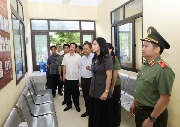 Phu nhân Tổng Bí thư thăm, tặng quà tại tỉnh Sơn La -1