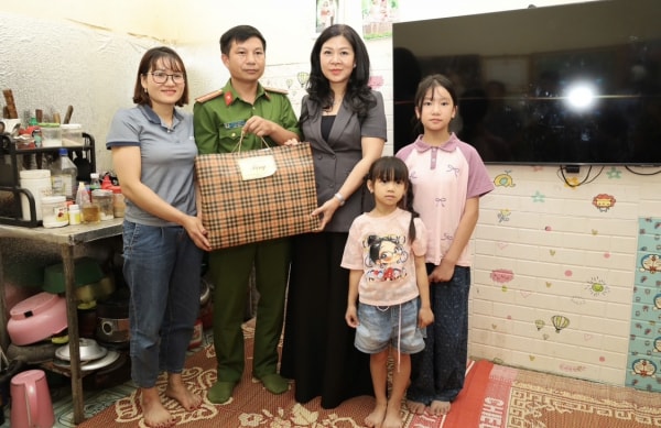 Phu nhân Tổng Bí thư thăm, tặng quà tại tỉnh Sơn La -2