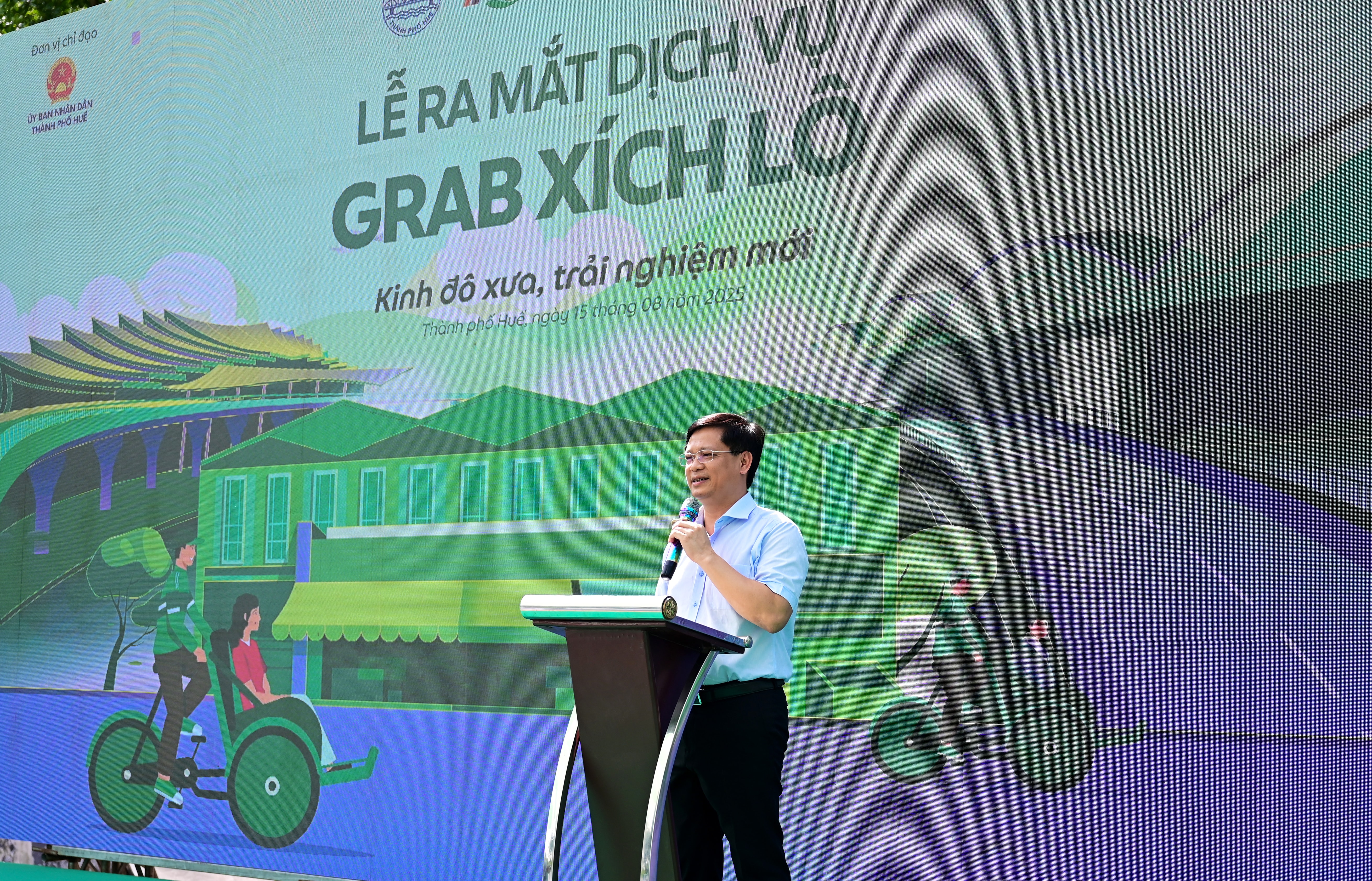 Ông Nguyễn Thanh Bình, Ủy viên Ban Thường Vụ Thành ủy, Phó Chủ tịch Thường trực UBND Thành phố Huế phát biểu