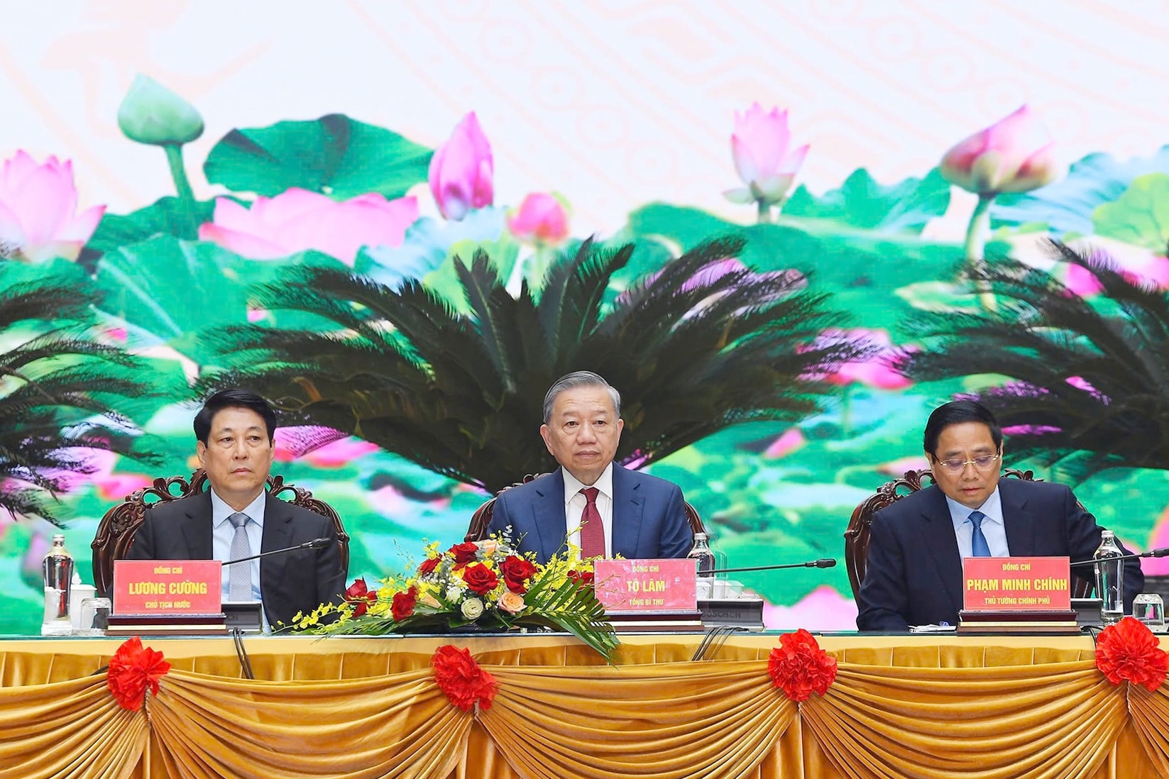 Tổng Bí thư Tô Lâm, Chủ tịch nước Lương Cường, Thủ tướng Chính phủ Phạm Minh Chính tại cuộc gặp mặt. Ảnh: Tuấn Huy
