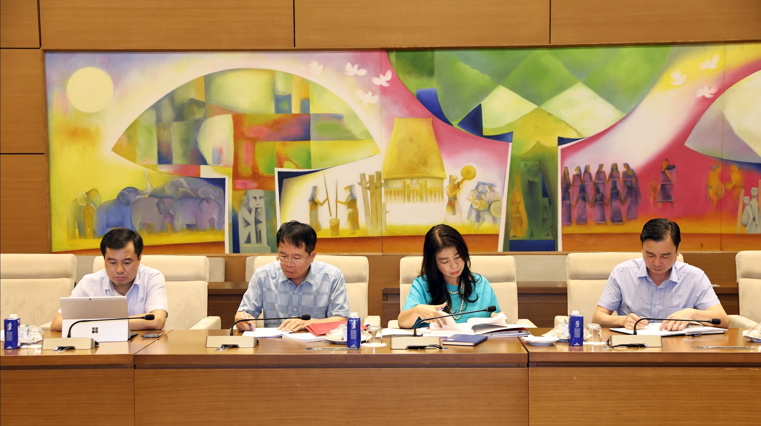 Các đại biểu tham dự Hội nghị