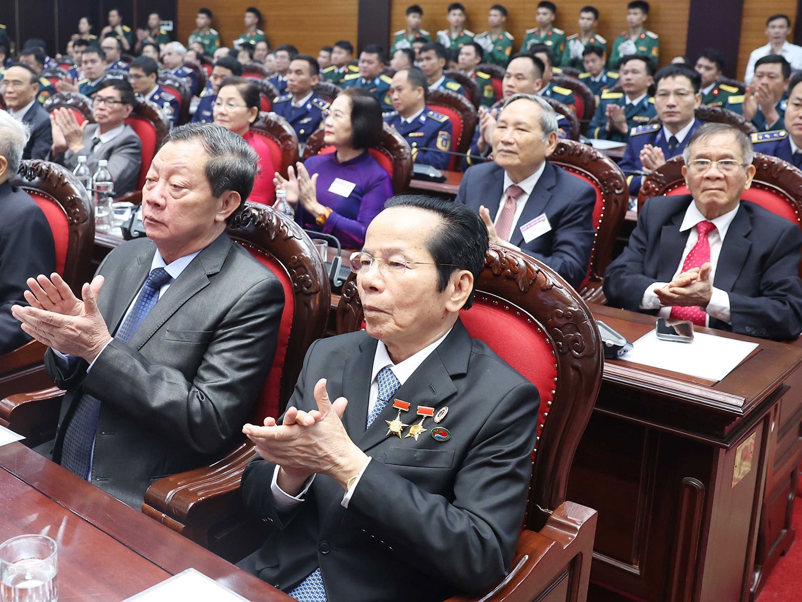 dai-bieu-a2.jpg