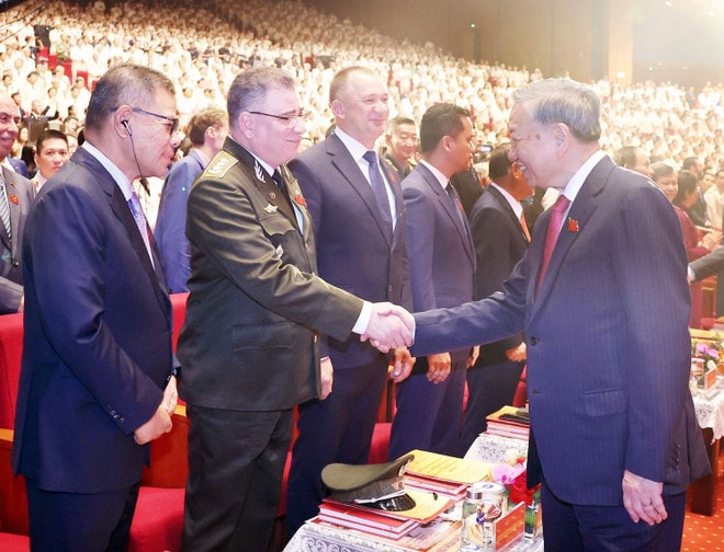 Party General Secretary To Lam and delegates at the ceremony. (Photo: VNA) to-lam-2.jpg