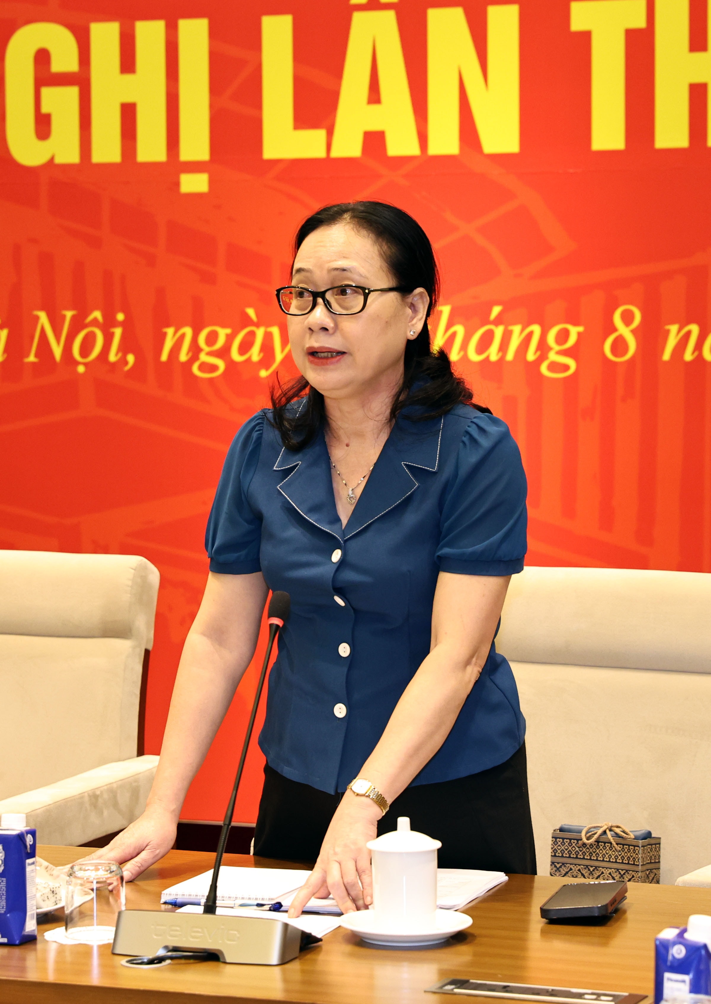 Phó Bí thư Đảng ủy, Phó Chủ nhiệm Văn phòng Quốc hội Nguyễn Thị Thúy Ngần phát biểu