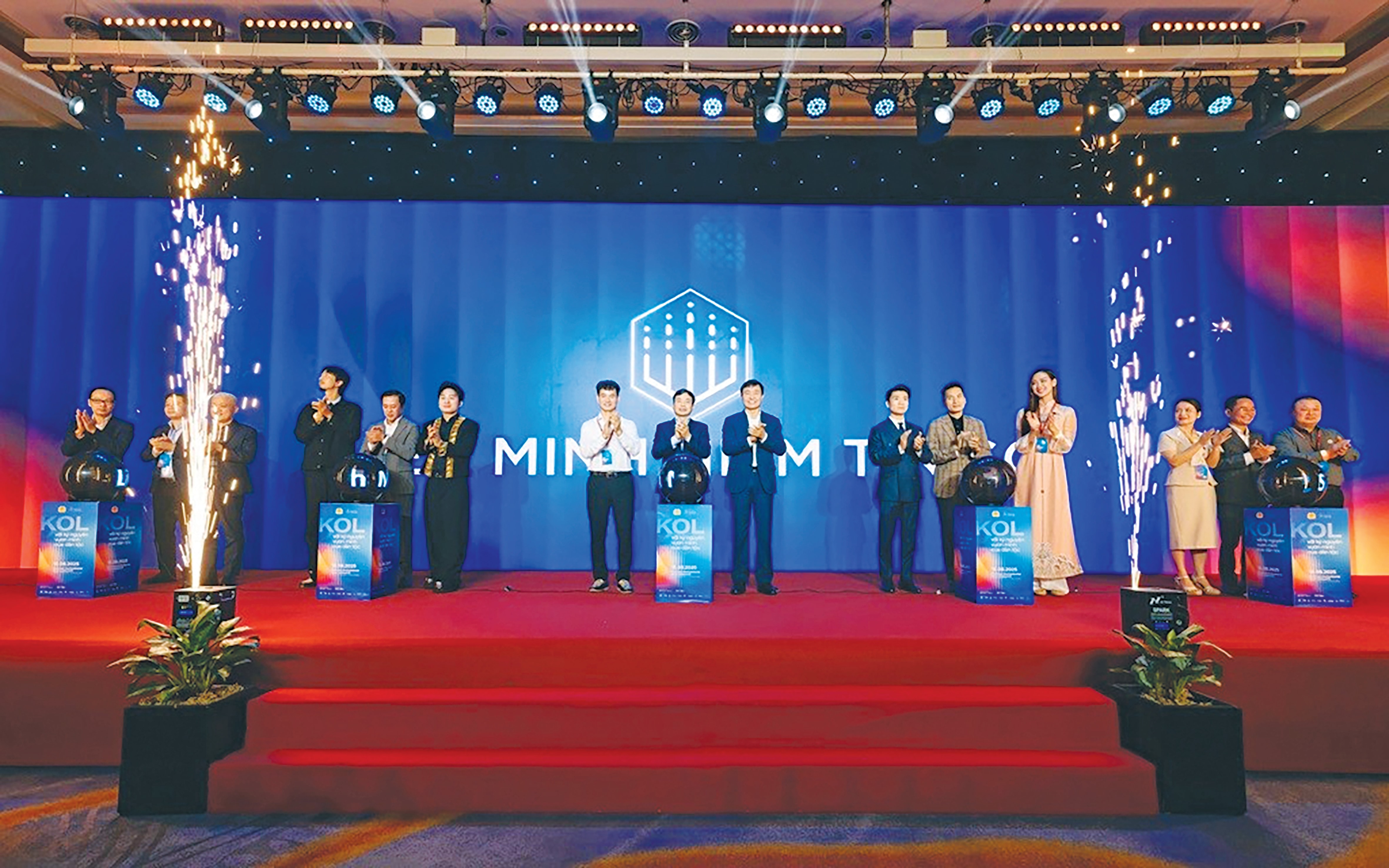 Ra mắt Liên minh “Niềm tin số”. 