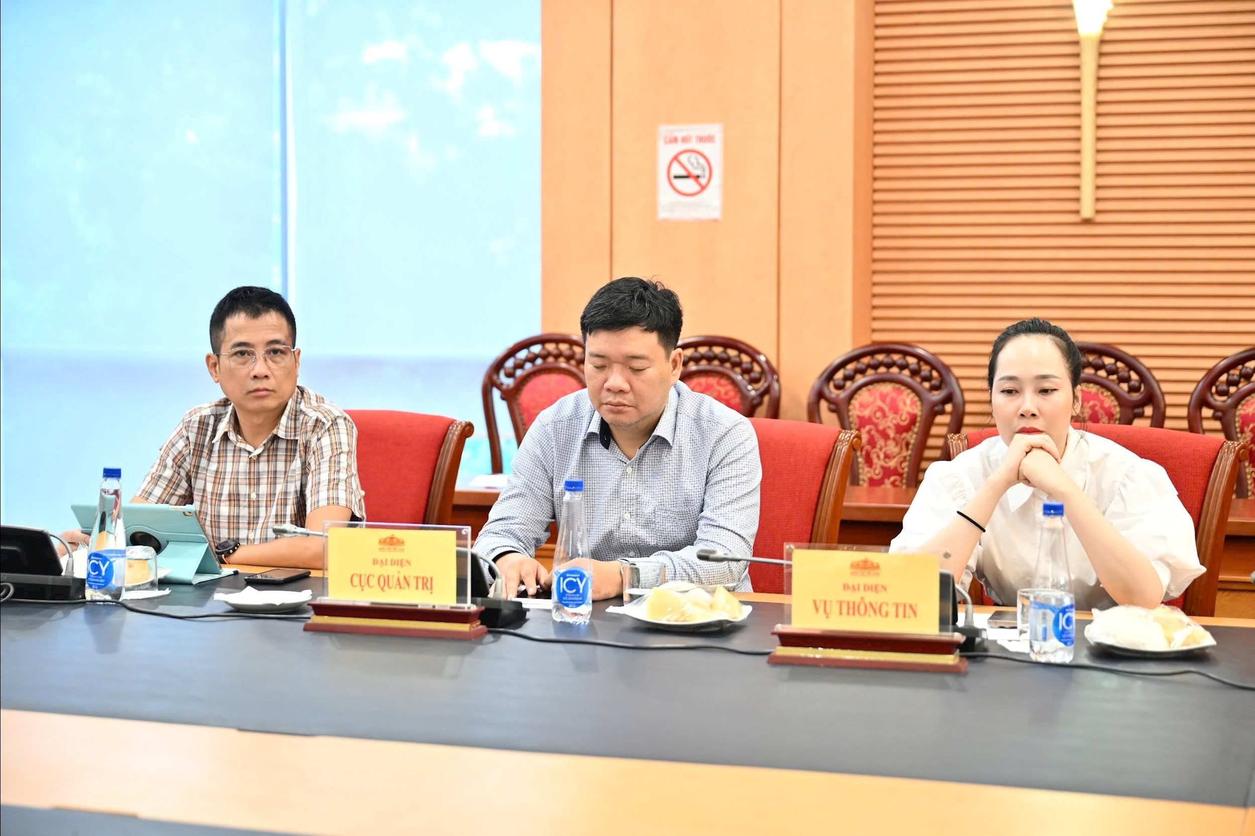 Các đại biểu dự 6