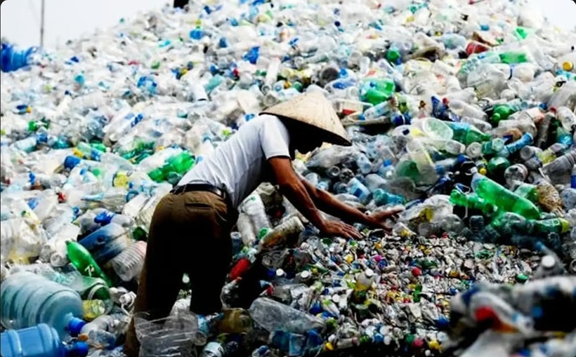 Effective July 1, 2025, plastic waste classified under tariff code HS 39.15 will require a certificate of approval from Sirim. (Photo: AFP) 