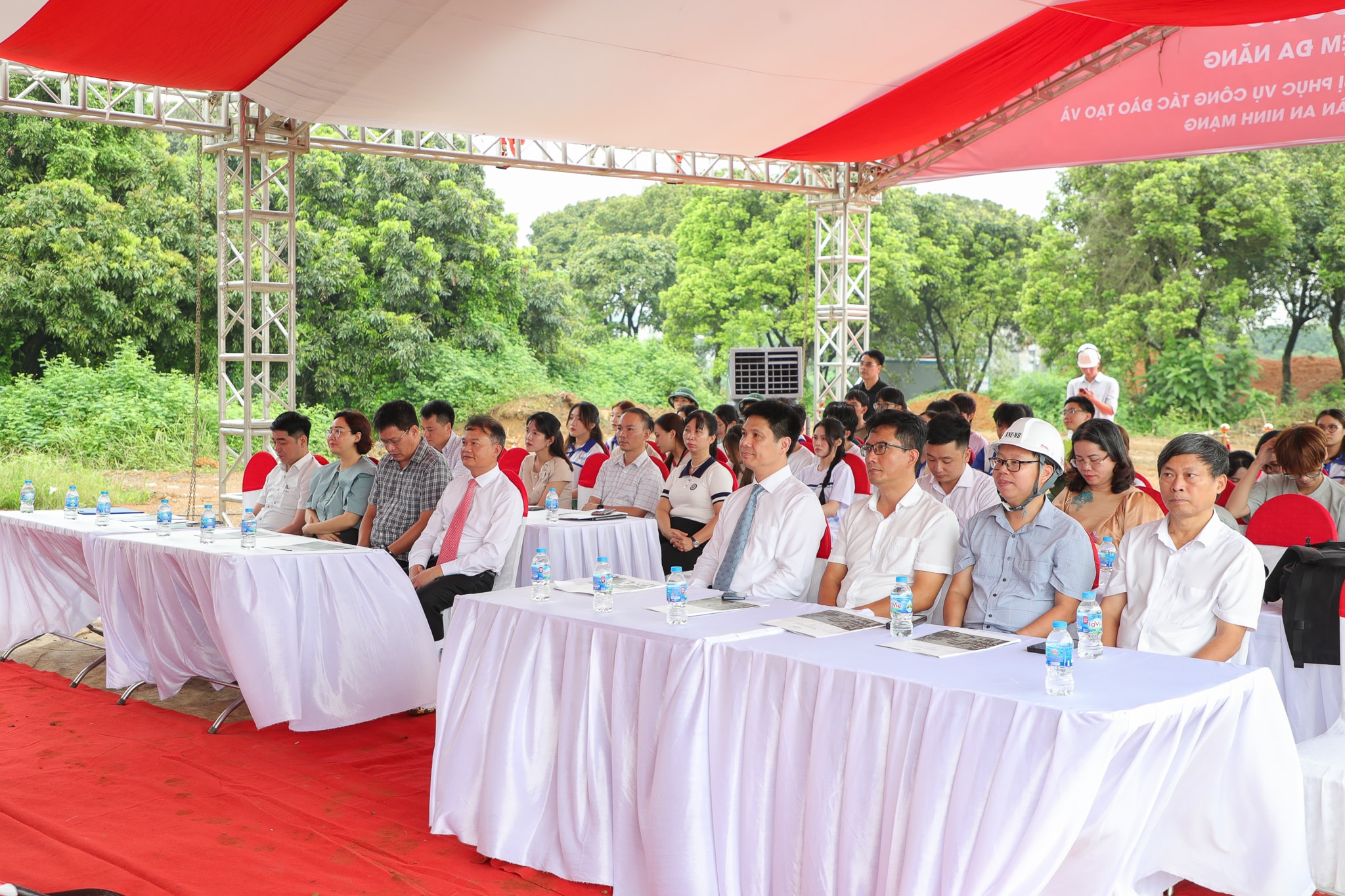 VNU - Khoi cong Nha thuc nghiem da nang Hoa Lac VNC02 (3)
