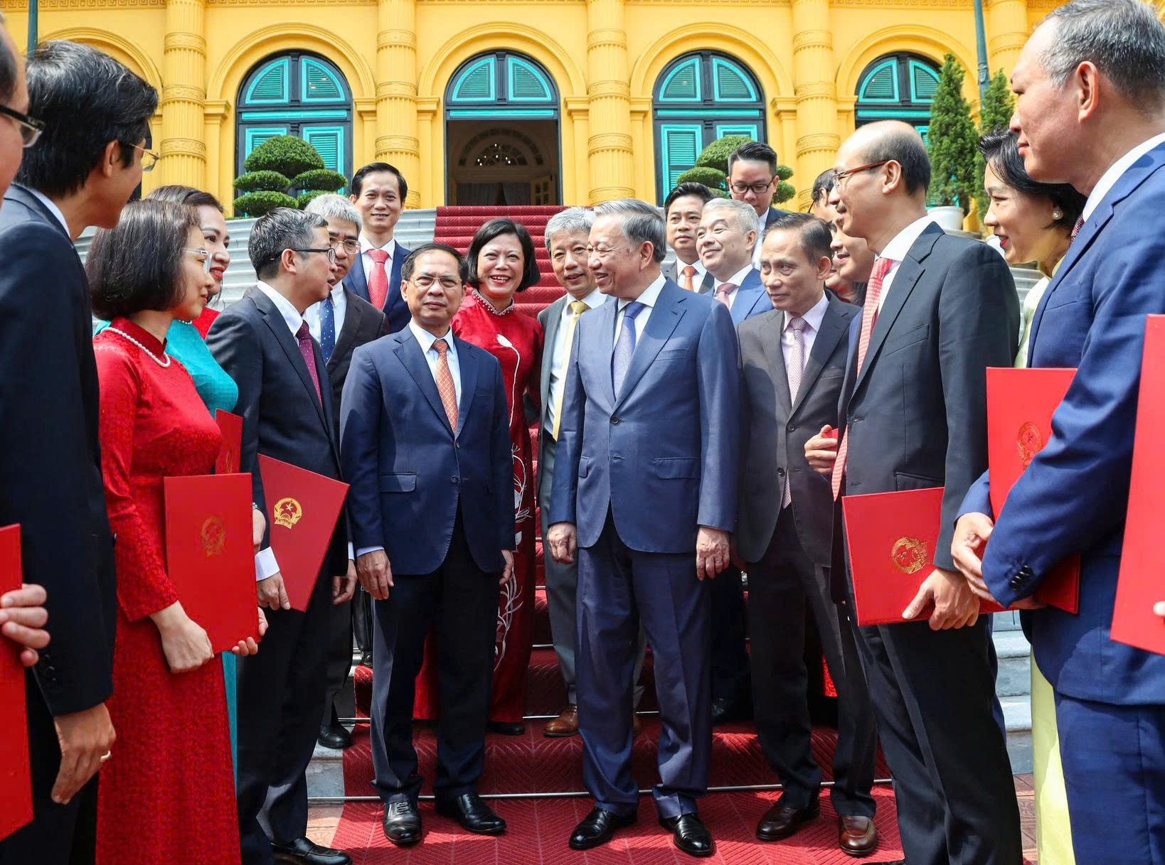 [E] Ngoại giao Việt Nam: 80 năm phụng sự Tổ quốc, phục vụ nhân dân- Ảnh 16.