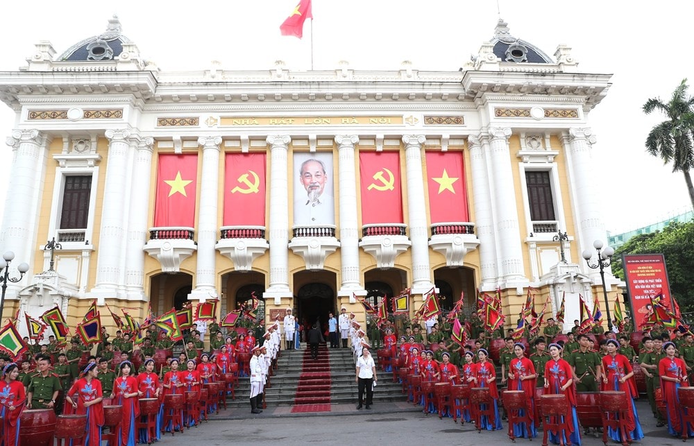 Lễ kỷ niệm diễn ra trang trọng vào sáng 23/8 tại Nhà hát Lớn Hà Nội