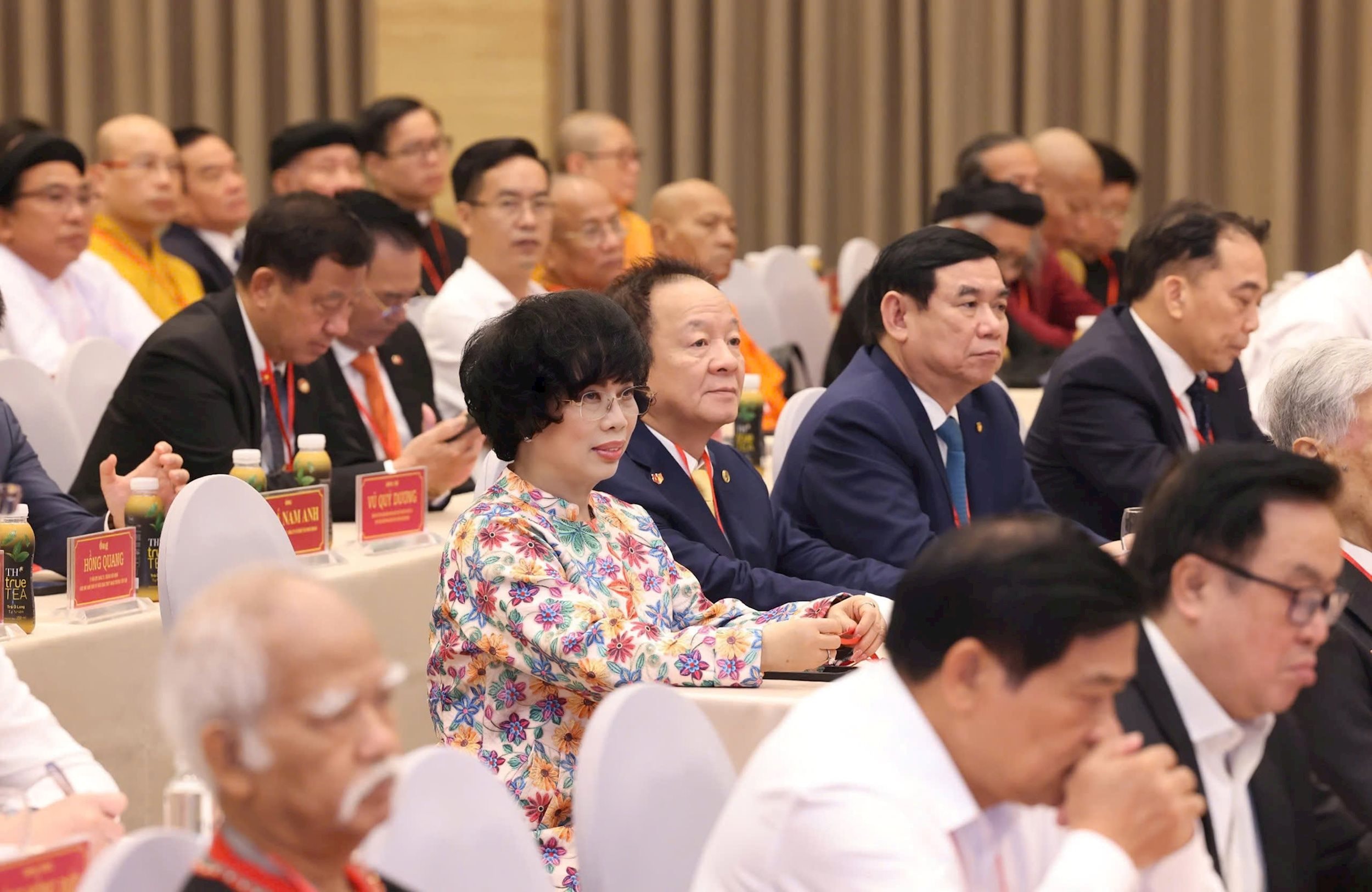 Ảnh Madam 24.8.2025_Đại bieu tieu bieu A80-1