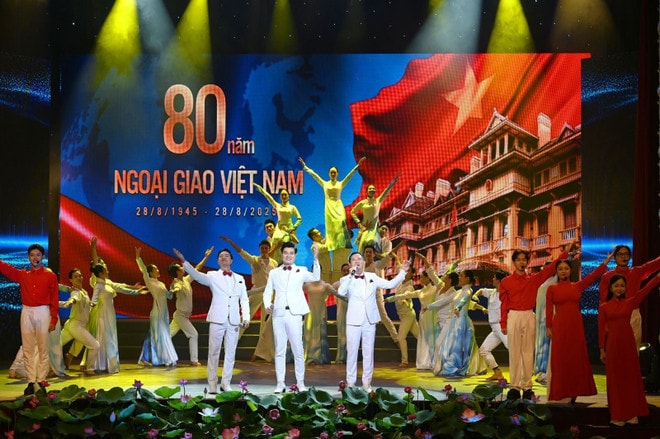 The Department of Foreign Affairs of Ho Chi Minh City on August 22 holds a ceremony to celebrate the 80th Anniversary of the establishment of the diplomatic sector (August 28, 1945 - 2025) and the 50th anniversary of the establishment of the city's Department of Foreign Affairs. (Photo: VNA) ngoai-giao-80.jpg
