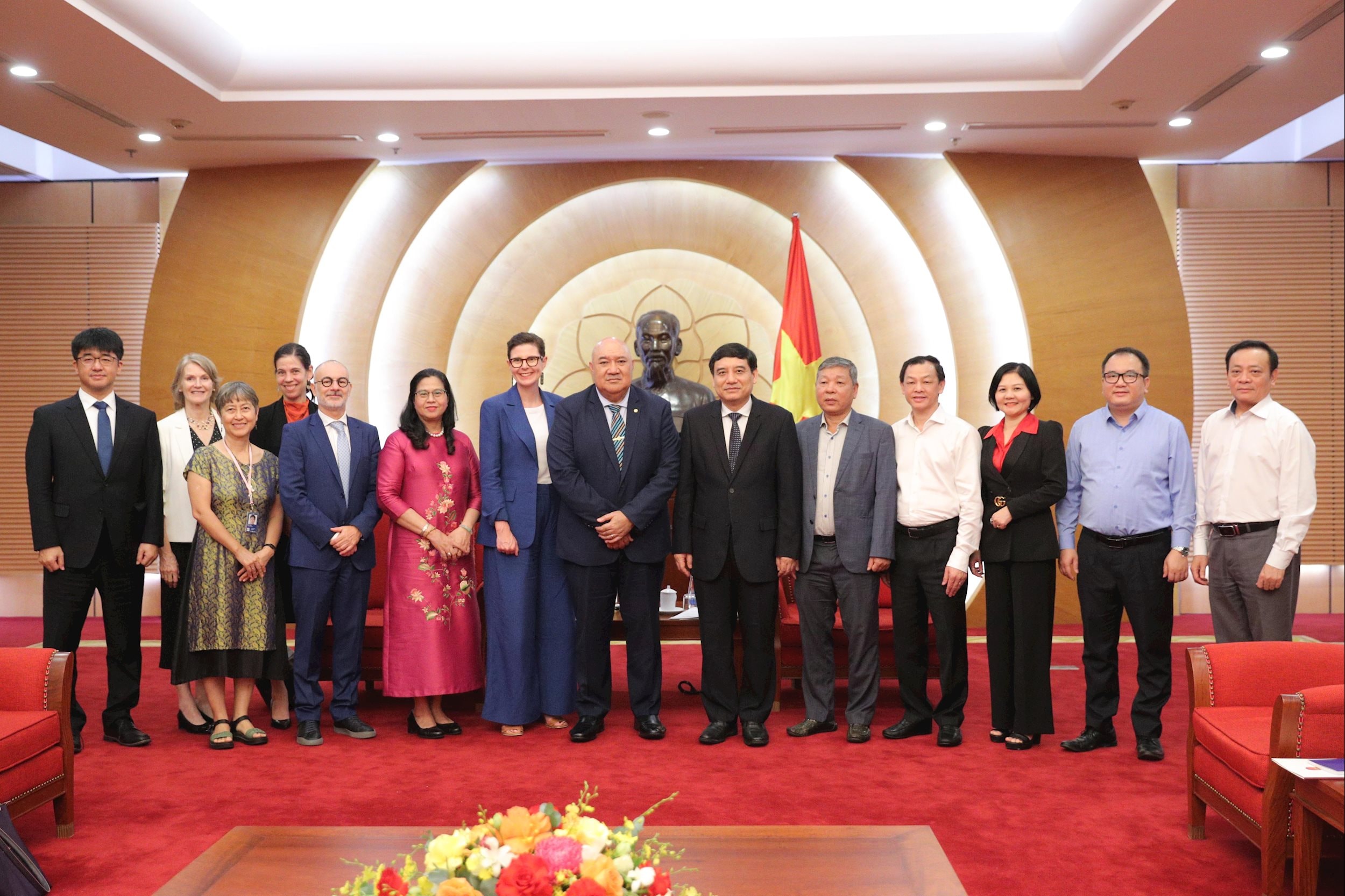 Các đại biểu chụp lưu niệm