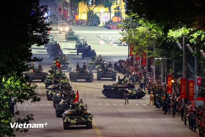 parade-3.jpg