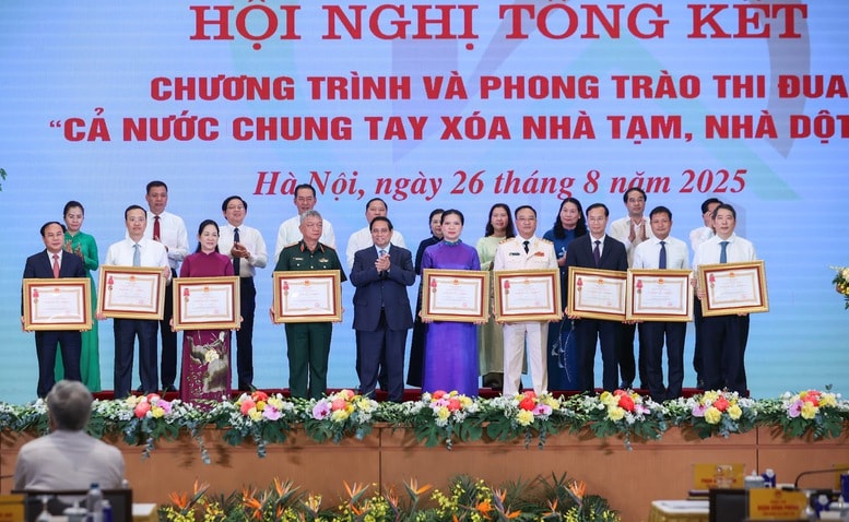 Thủ tướng: Xóa hơn 330.000 nhà tạm, dột nát là 