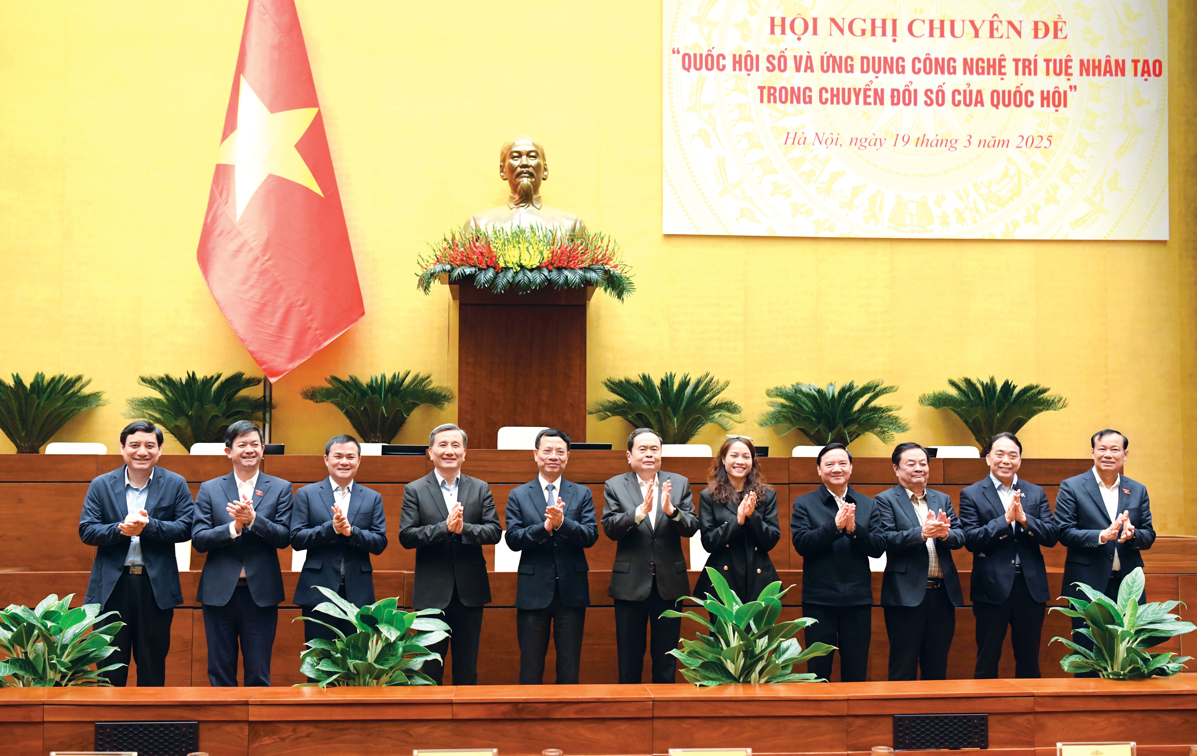 Chủ tịch Quốc hội Trần Thanh Mẫn và các đại biểu tại Hội nghị chuyên đề...... Ảnh Lâm Hiển