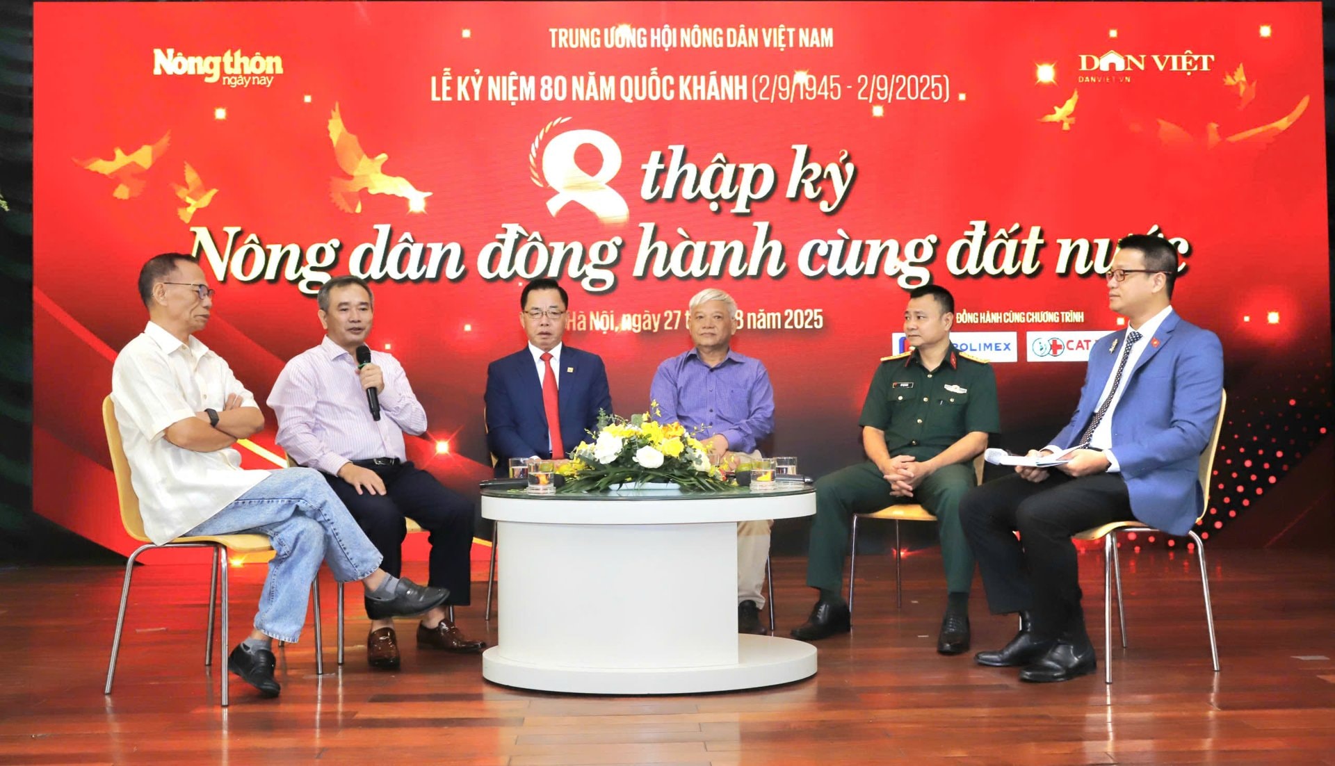 cover-moi-1013.jpg