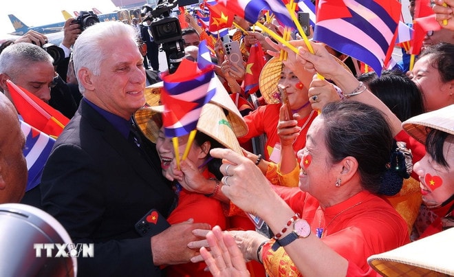 ttxvn-chu-tich-nuoc-cuba-toi-viet-nam-3.jpg