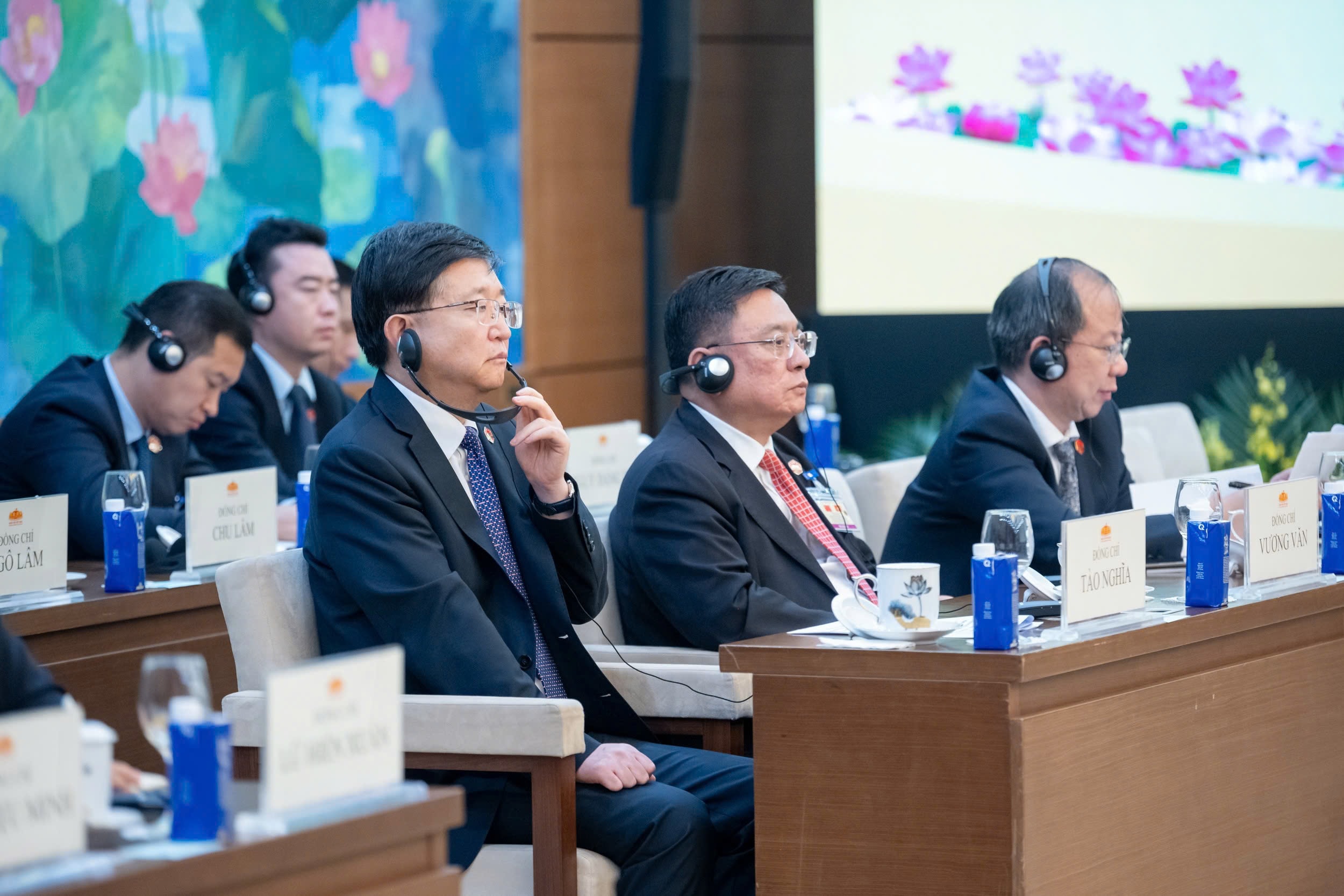 Các đại biểu tham dự Phiên họp. Ảnh: Phạm Thắng