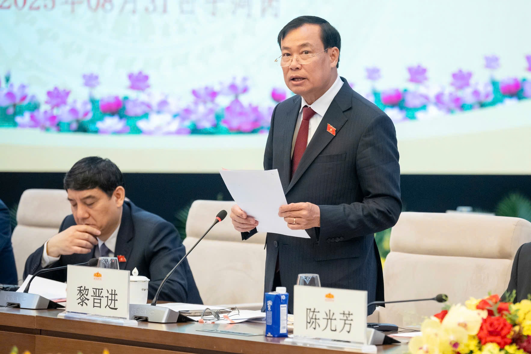 Chủ nhiệm Ủy ban Quốc phòng, An ninh và Đối ngoại, Thượng tướng Lê Tấn Tới phát biểu tại Phiên họp. Ảnh: Phạm Thắng