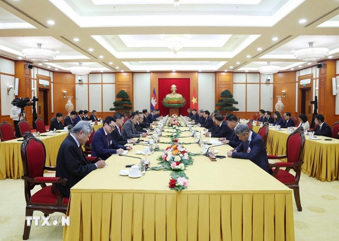 ttxvn-tong-bi-thu-tiep-hunsen-4-resize.jpg
