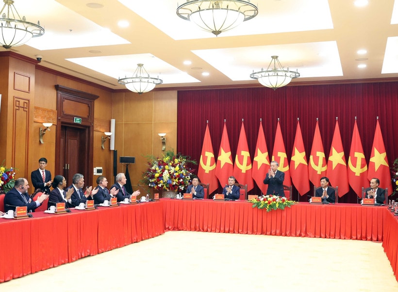 Party General Secretary To Lam hosts a delegations of leaders and representatives from foreign political parties (Photo: VNA)