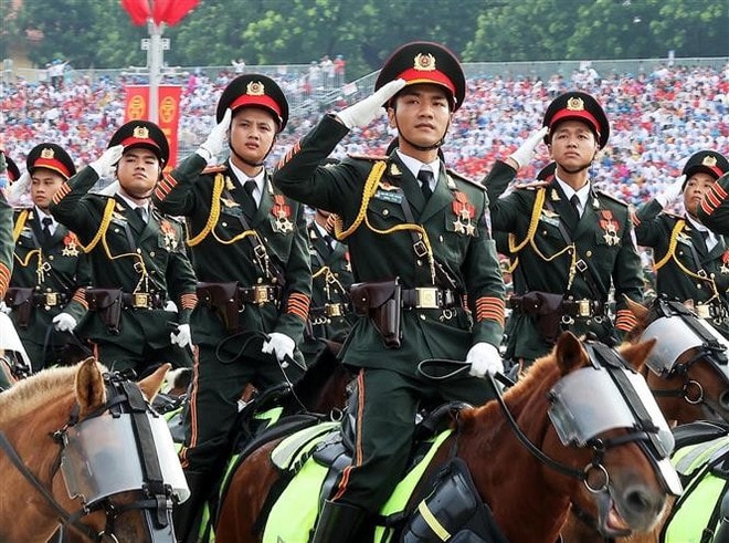 Mobile police cavalry contingent (Photo: VNA) vna-potal-dieu-binh-ky-niem-80-nam-quoc-khanh-2-9-cac-khoi-cong-an-nhan-dan-8250391.jpg
