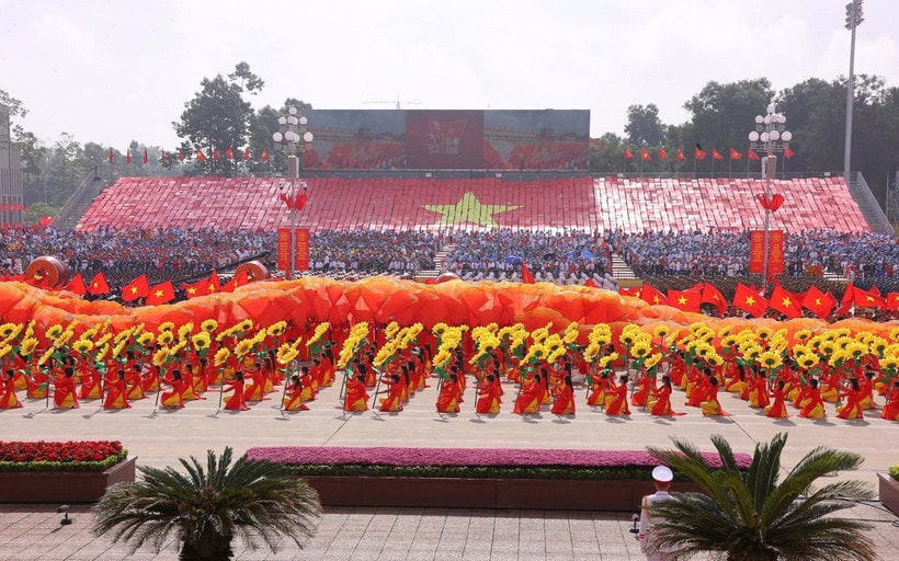 Ba Dinh Square adorned with flowers and red flags as Vietnam commemorates its National Day on September 2.(Photo: VNA)