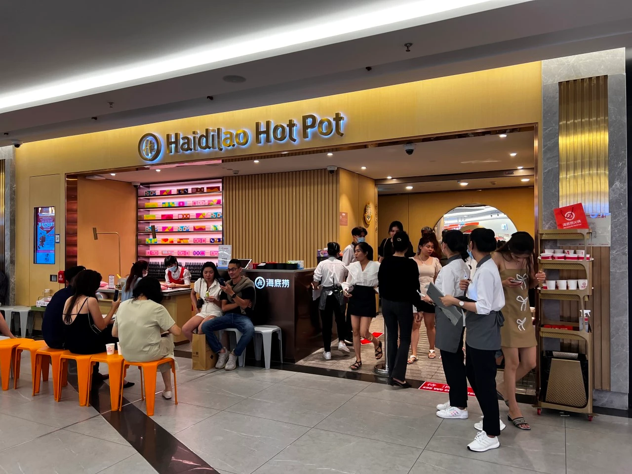 haidilao-landmark-81-6320331ca4e41-17434116374581211618258-1743411831648-1743411831765195680553.jpg.webp