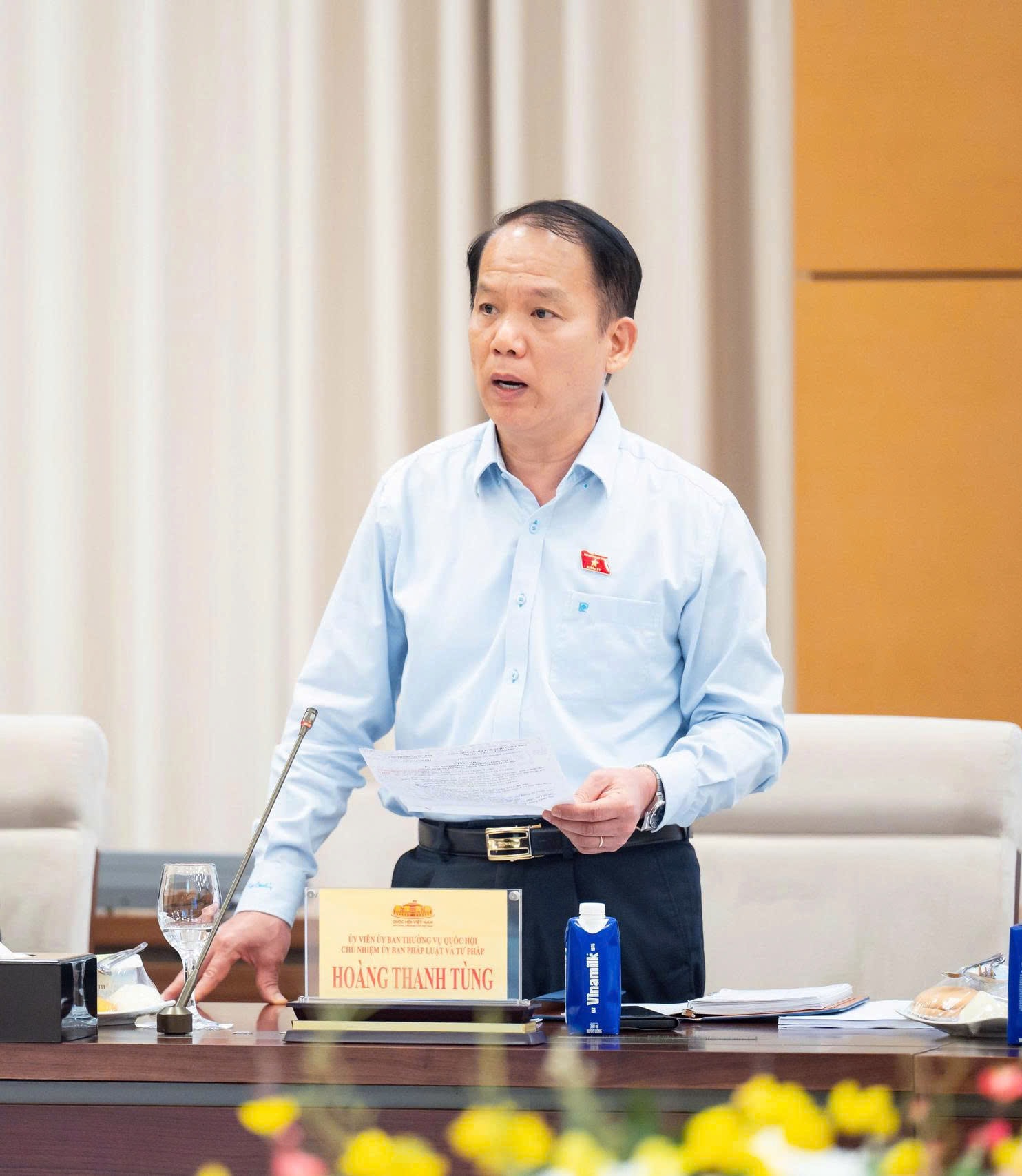 Chủ nhiệm Ủy ban Pháp luật và Tư pháp Hoàng Thanh Tùng phát biểu