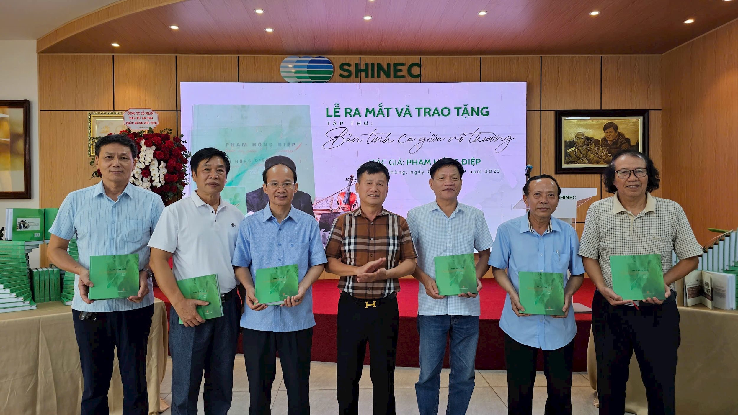 d85ab4bc01928accd383.jpg