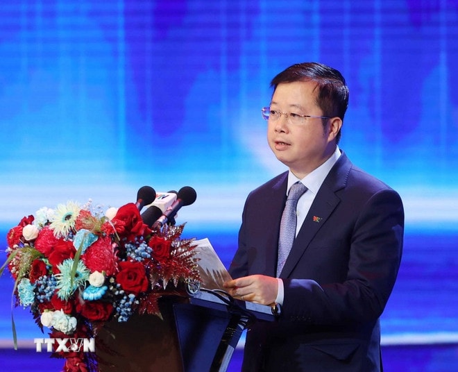 Tổng Giám đốc Đài truyền hình Việt Nam Nguyễn Thanh Lâm đọc diễn văn tại buổi lễ. (Ảnh: Thống Nhất/TTXVN) ttxvn-tong-bi-thu-dai-truyen-hinh-2.jpg