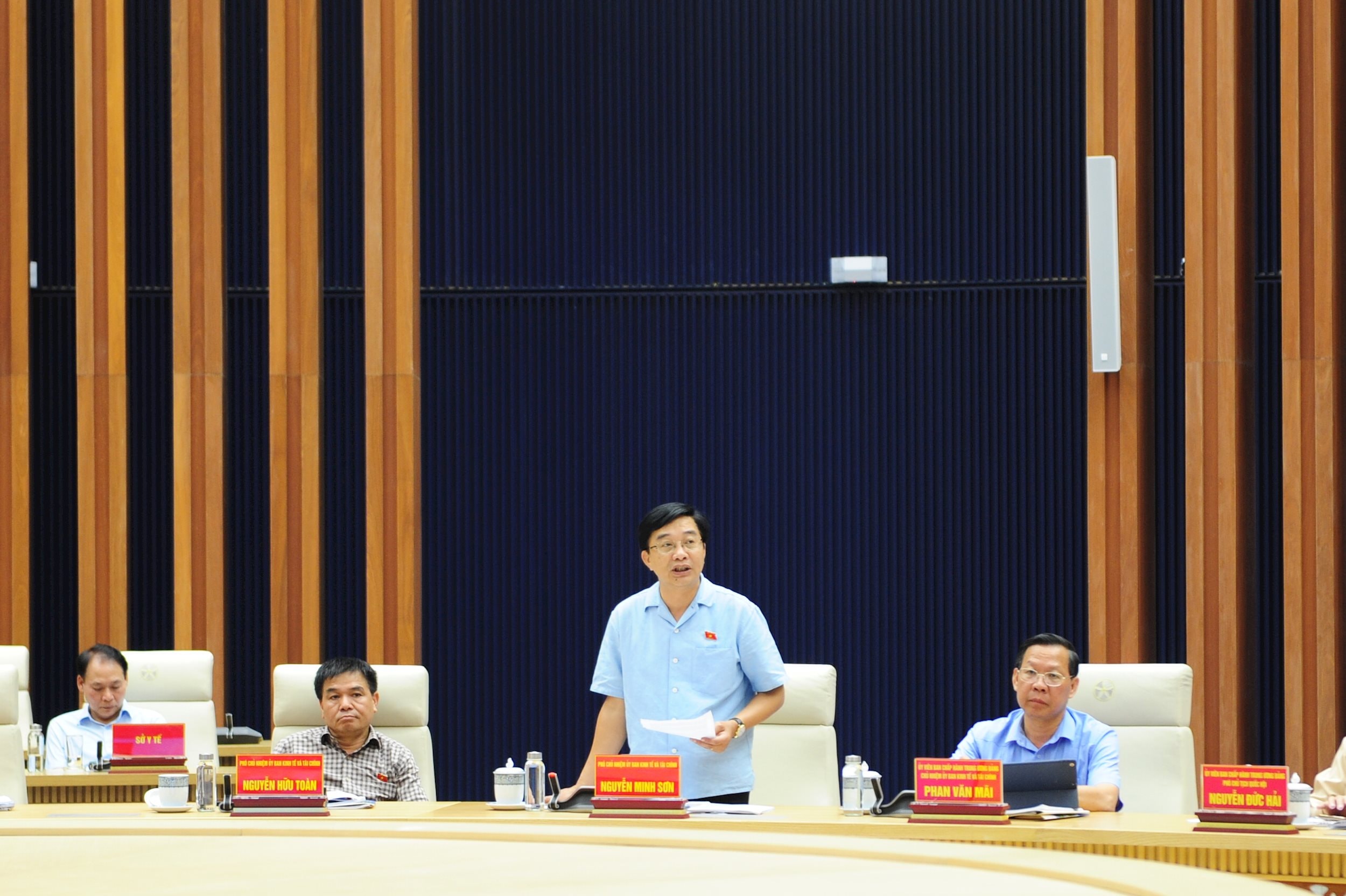Phó Chủ nhiệm Ủy ban Kinh tế và Tài chính Nguyễn Minh Sơn