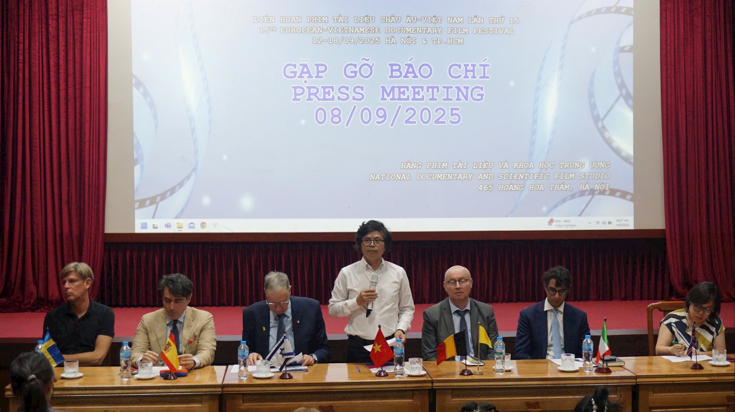 z6989550866661_a0e52bcc8716b5aa521a7ded61b6b8bb.jpg