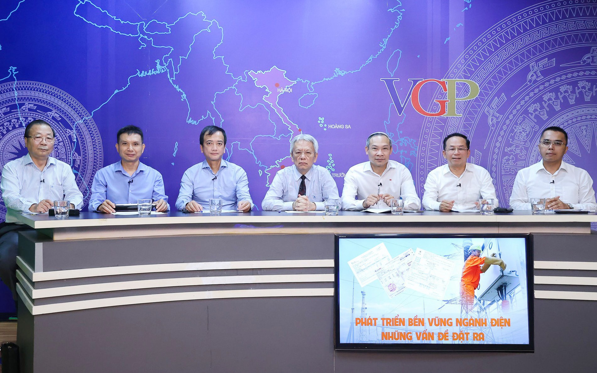 Các đại biểu tham dự buổi tọa đàm