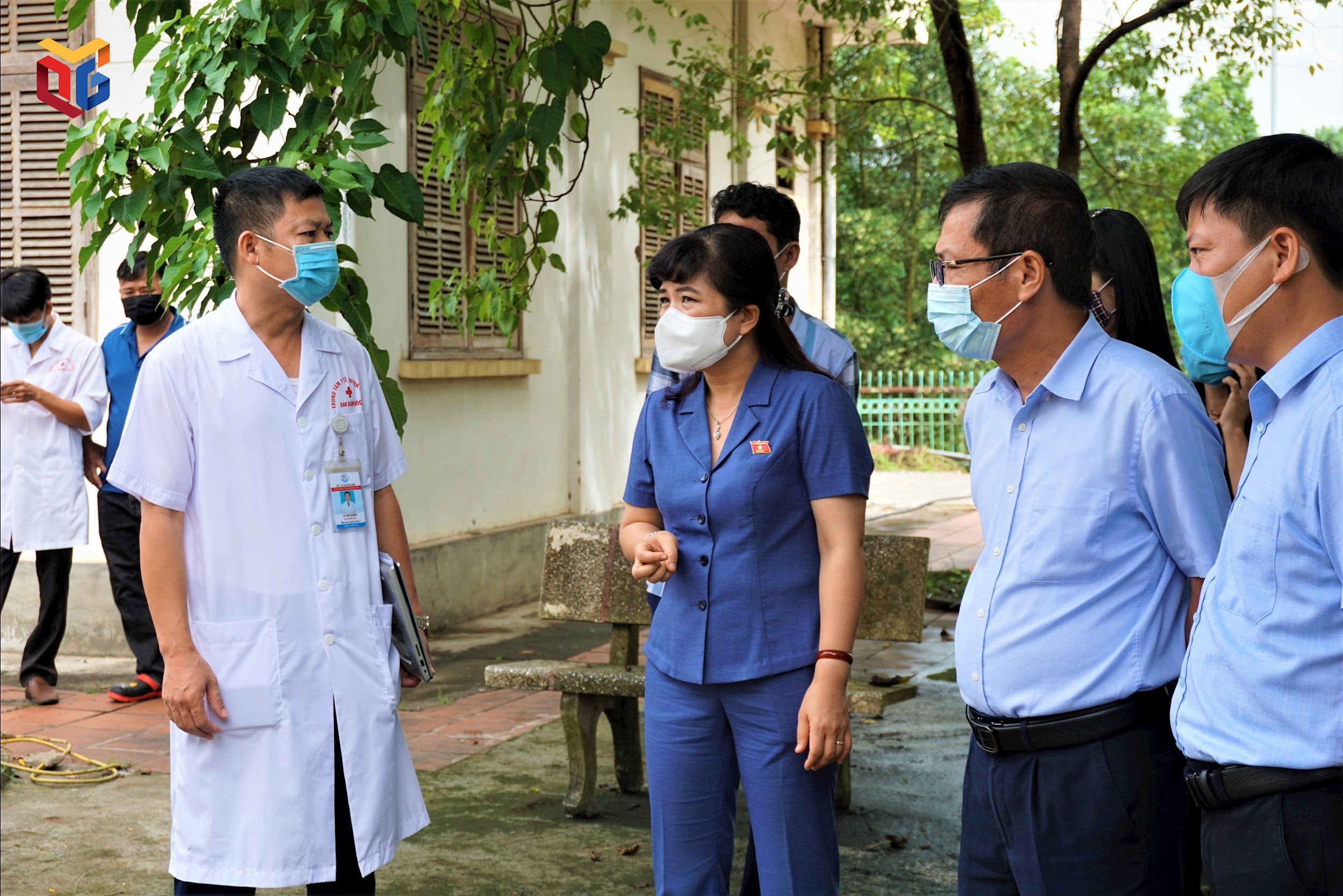 Đoàn ĐBQH tỉnh giám sát hoạt động Khu cách ly tập trung tại Trung tâm Y tế huyện Ba Chẽ (9-2021).. Ảnh Nguyễn Thơm