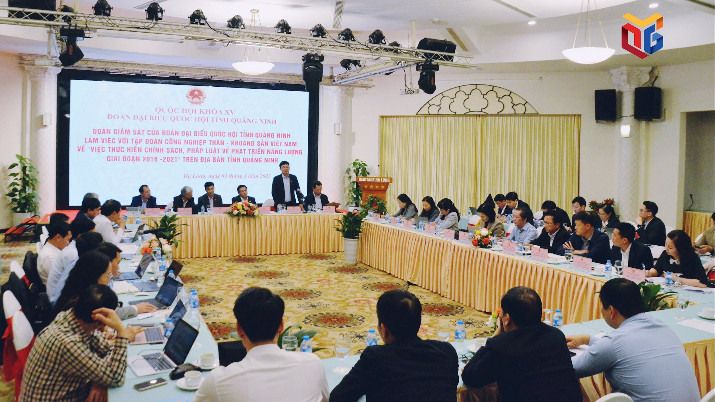 Quang cảnh buổi làm việc....