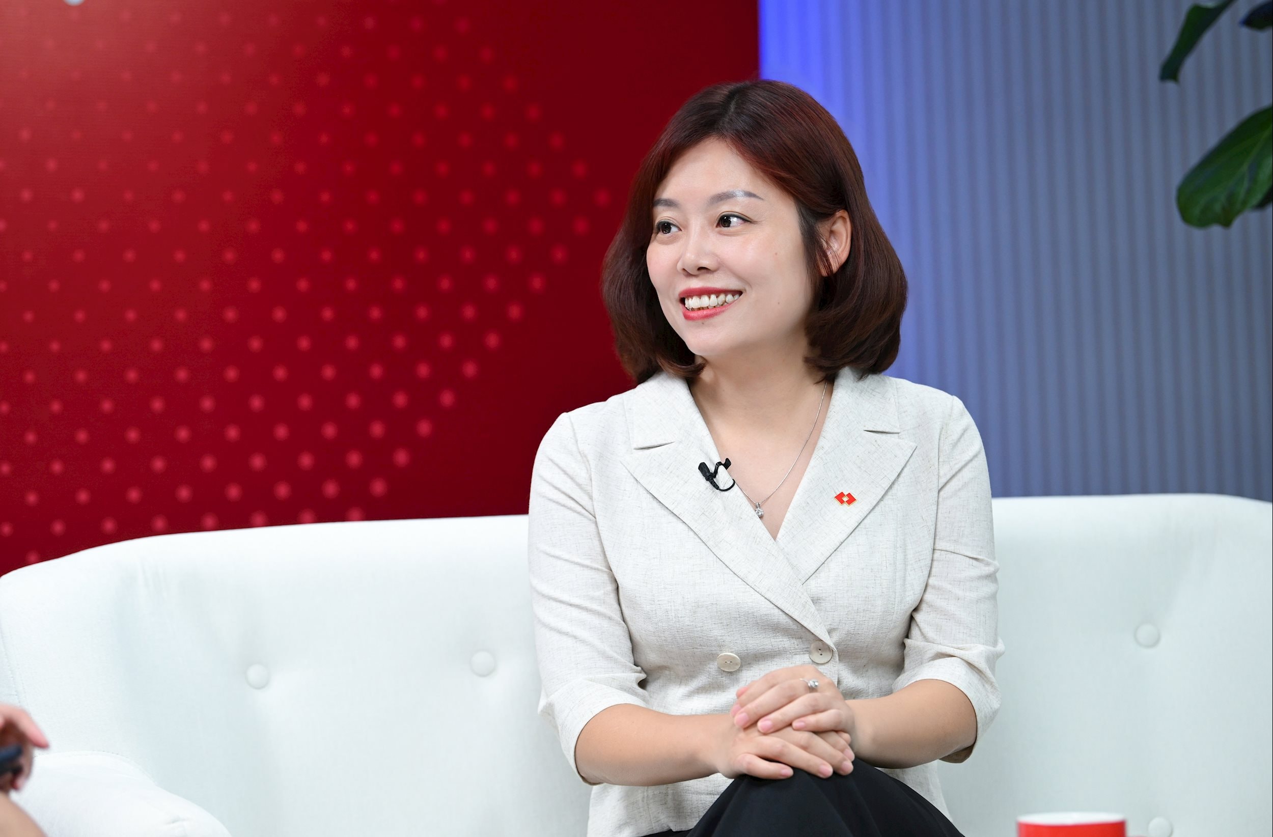Ba Nguyen Van Linh - Pho GDK RBG