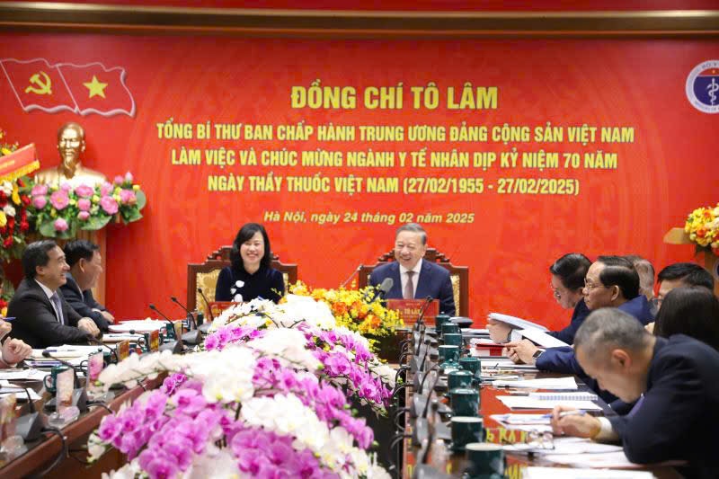 Tổng Bí thư Tô Lâm làm việc, chúc mừng Bộ Y tế nhân kỷ niệm 70 năm ngày truyền thống Thầy thuốc Việt Nam