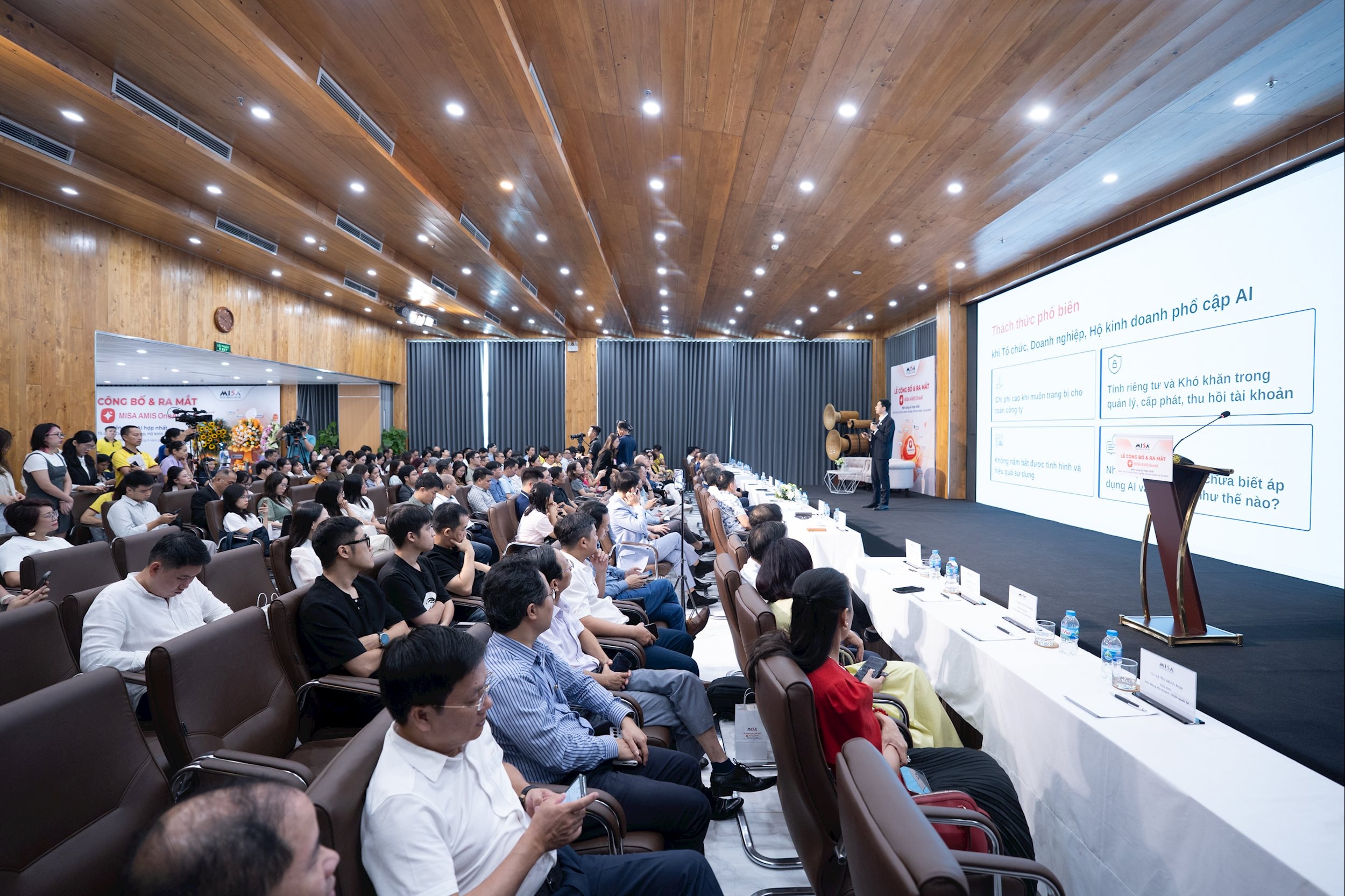 Toàn cảnh tọa đàm