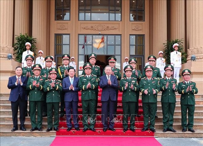 vna-potal-tong-cuc-cong-nghiep-quoc-phong-ky-niem-80-nam-ngay-truyen-thong-stand.jpg