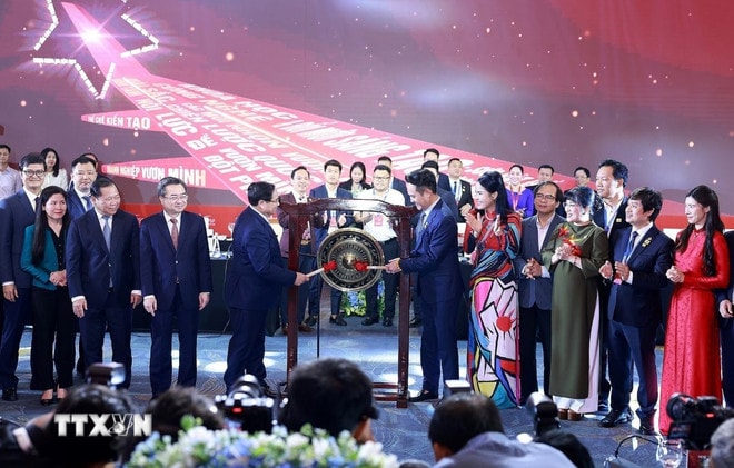 ttxvn-thu-tuong-du-phien-doi-thoai-cap-cao-dien-dan-kinh-te-tu-nhan-viet-nam-2025-13.jpg
