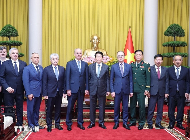 ttxvn-chu-tich-nuoc-luong-cuong-tiep-tro-ly-tong-thong-nga-4.jpg