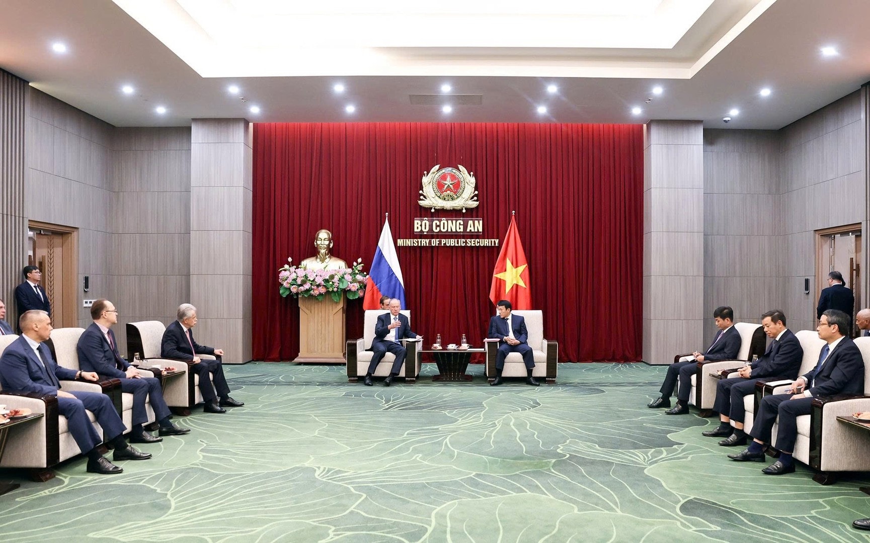 Quang cảnh buổi tiếp.