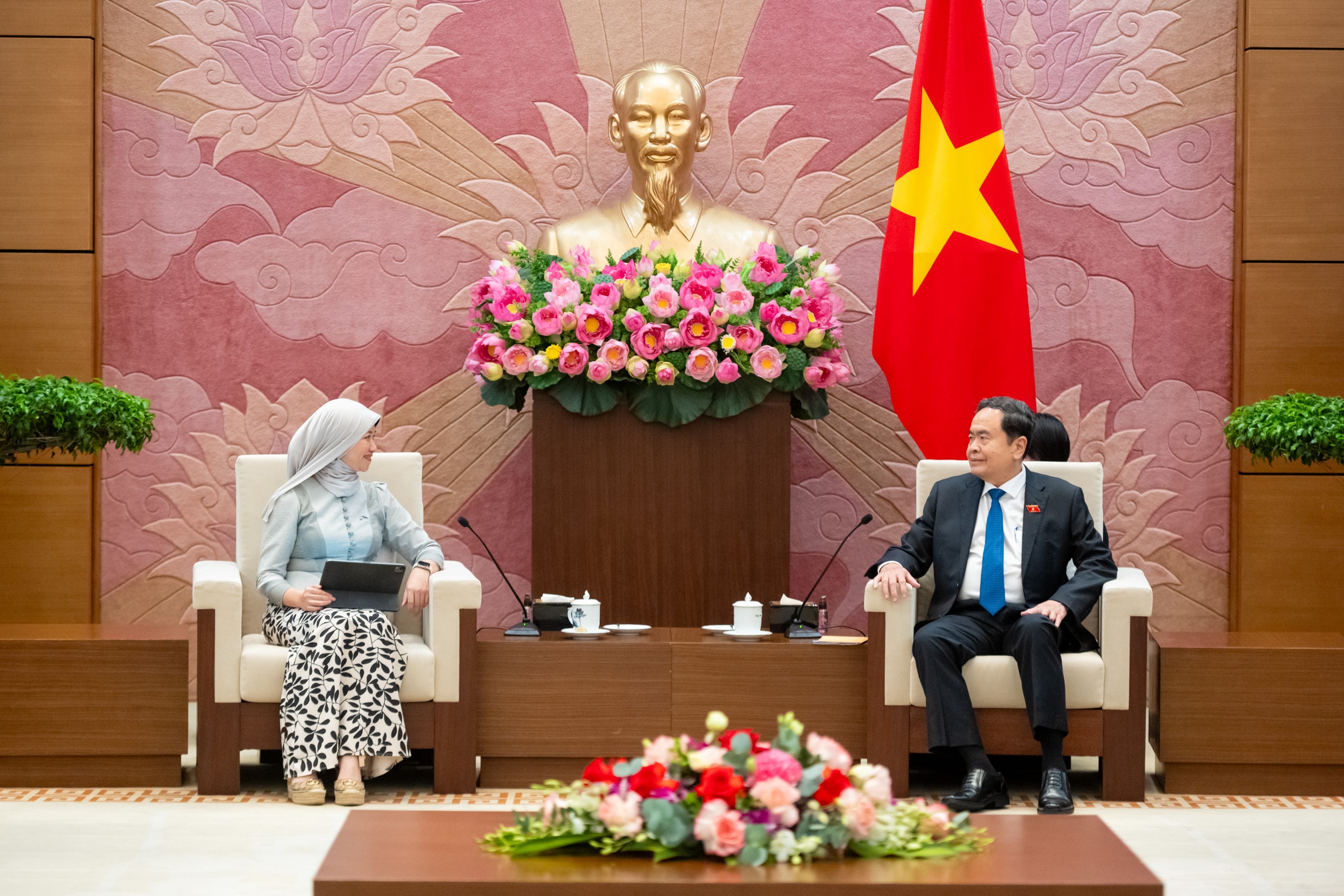 Z72_6930 - Chủ tịch Quốc hội Trần Thanh Mẫn tiếp Tổng Thư ký AIPA Siti Rozaimeriyanty Dato Haji Abdul Rahman