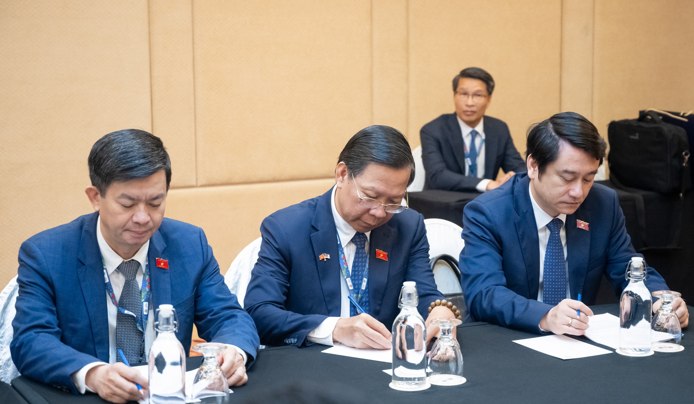 Các đại biểu dự cuộc tiếp